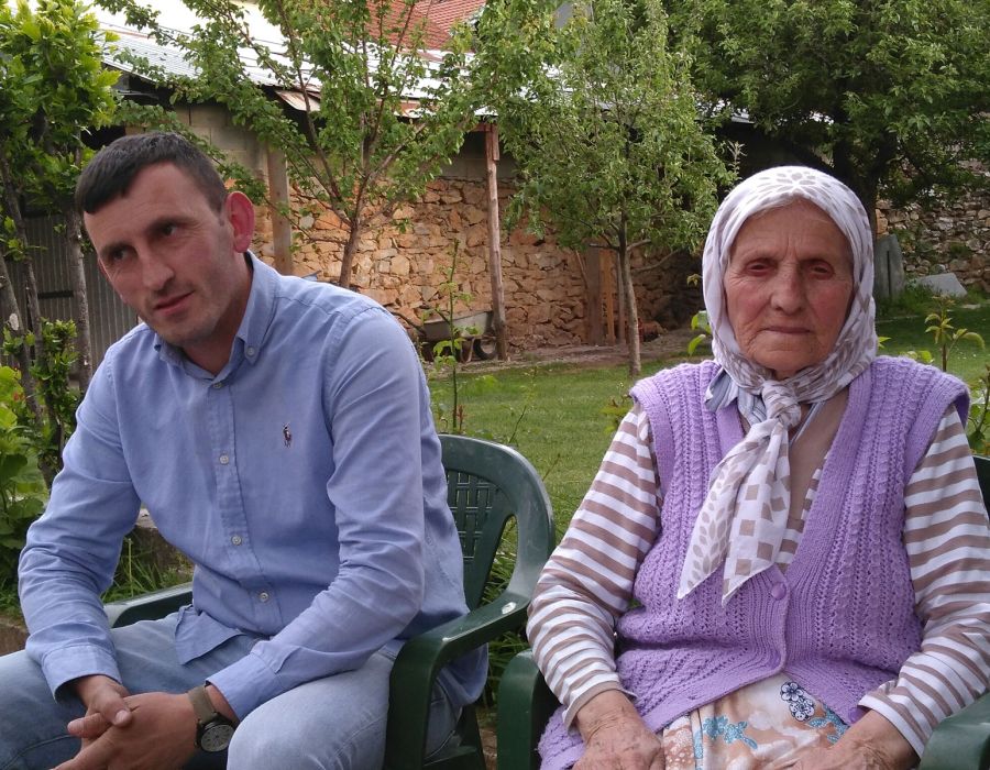 Madame Gjyzide Gavazaj a vécu pendant des années grâce à l’aide sociale du Kosovo, de 85 euros par mois, et au soutien de ses enfants.