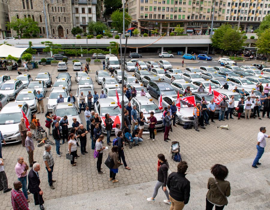 Soutenus par Unia, les chauffeurs de taxi de la région lausannoise ont manifesté à plusieurs reprises pour dénoncer la dégradation de leurs conditions de travail 