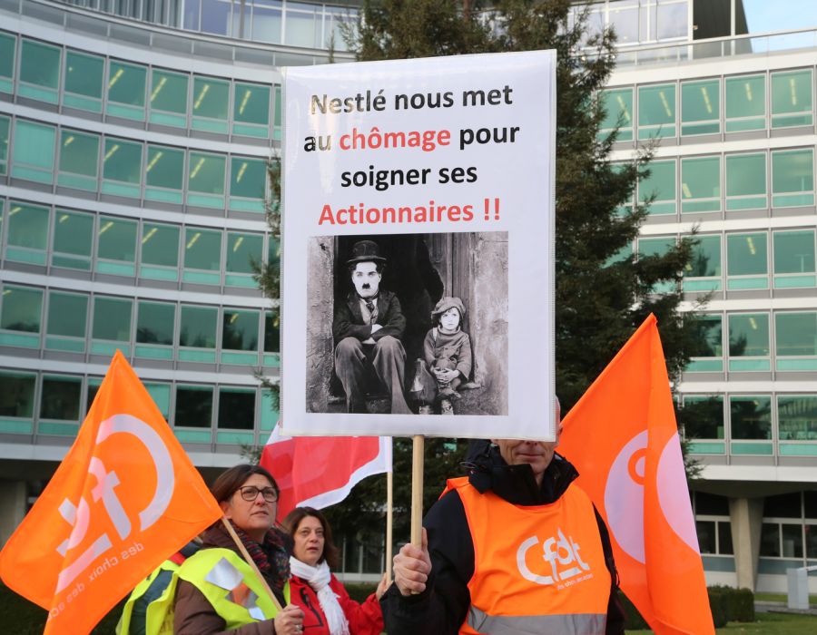 En février dernier, 200 salariés de Galderma, filiale de Nestlé, étaient venus du Sud de la France manifester à Vevey