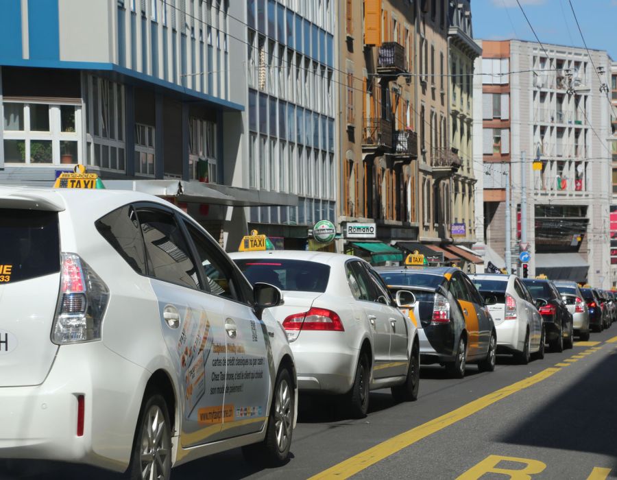 Une manifestation de taxis dans les rues de Genève.