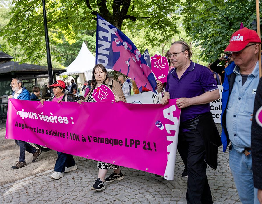 Le combat contre la réforme de la LPP, qui porte en particulier préjudice aux femmes, était au cœur des mobilisations du 14 juin. Photo: cortège à Genève.