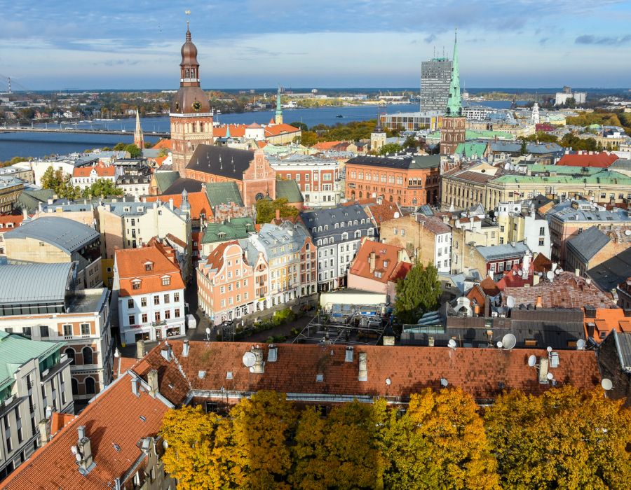 Un résumé de Riga, du sommet du clocher de l’église Saint-Pierre. 