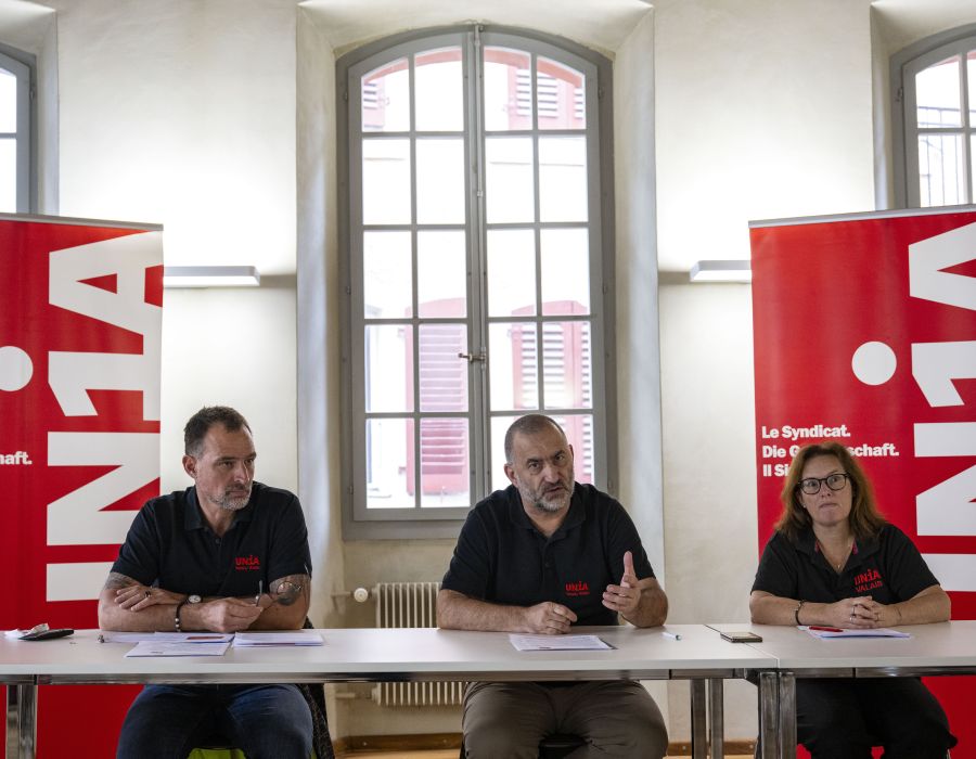 Entouré de Serge Aymon et Francine Zufferey, responsables, respectivement, des secteurs du bâtiment et du tertiaire d’Unia Valais, le secrétaire régional Blaise Carron a plaidé devant les médias l’urgence d’augmenter les salaires.