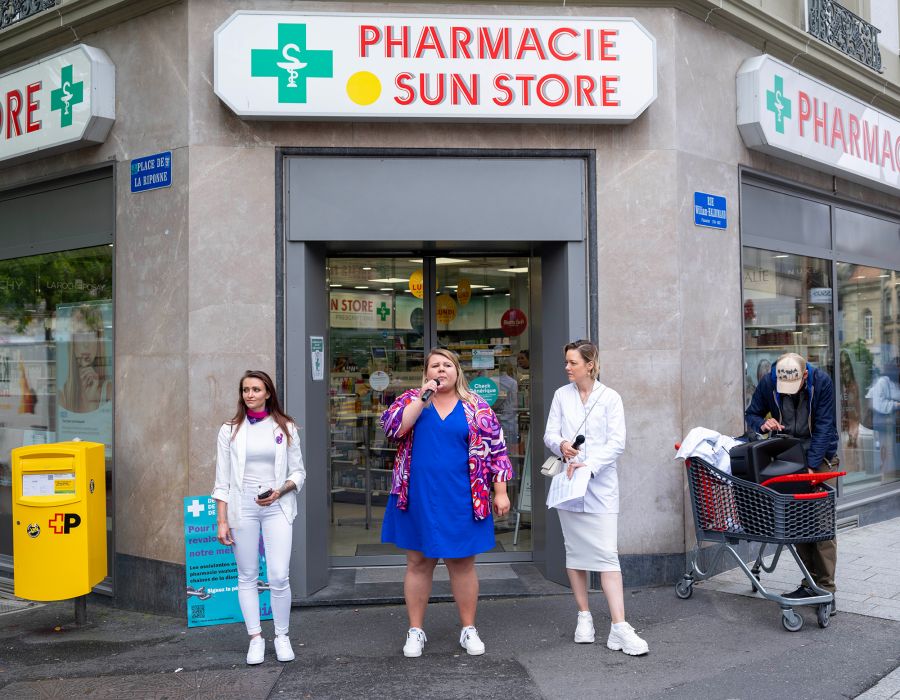 Unia Vaud a mené une action en faveur des assistantes en pharmacie, une branche à 95% féminine, qui se mobilise pour obtenir une convention collective de travail