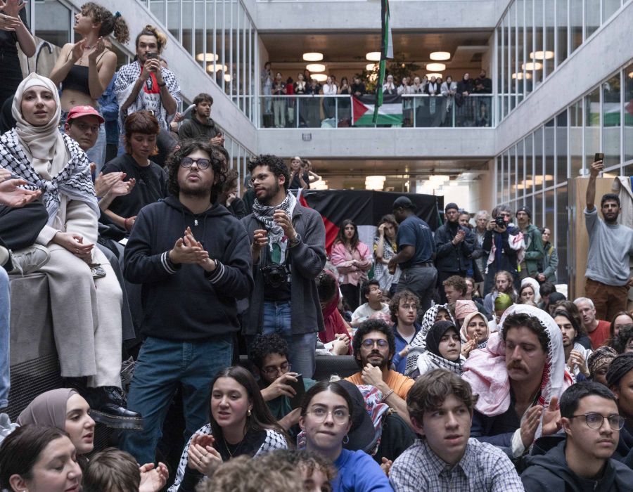Etudiants propalestiniens occupant l'Université de Lausanne